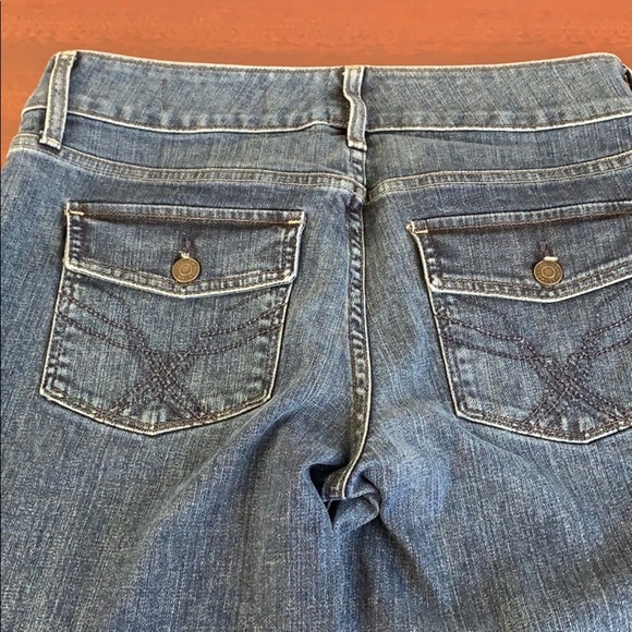 Gap stretch curvy jeans with flapsd - Picture 7 of 10